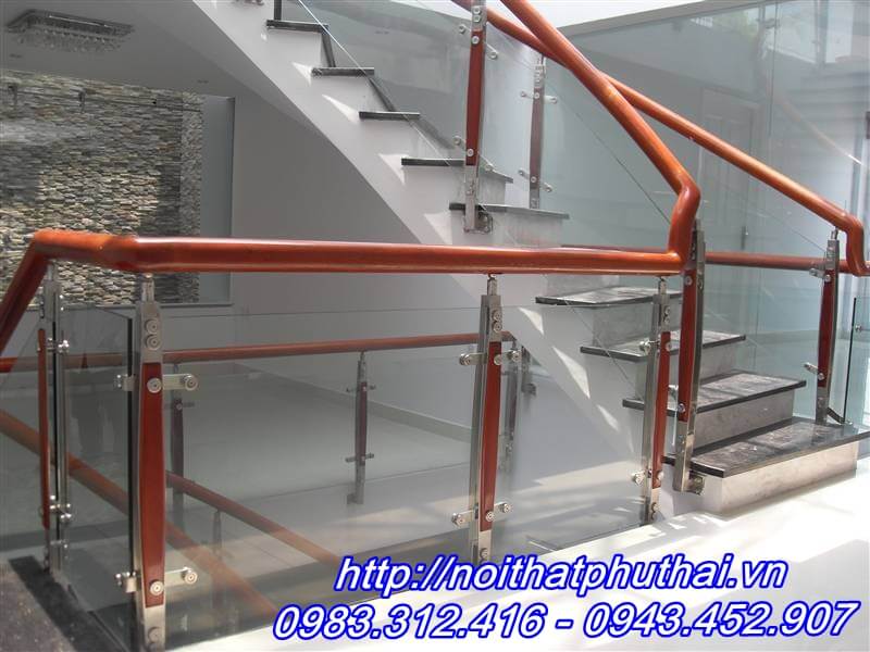 Cầu thang kính PT15