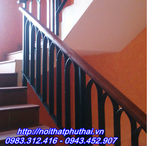 Cầu thang sắt PT10