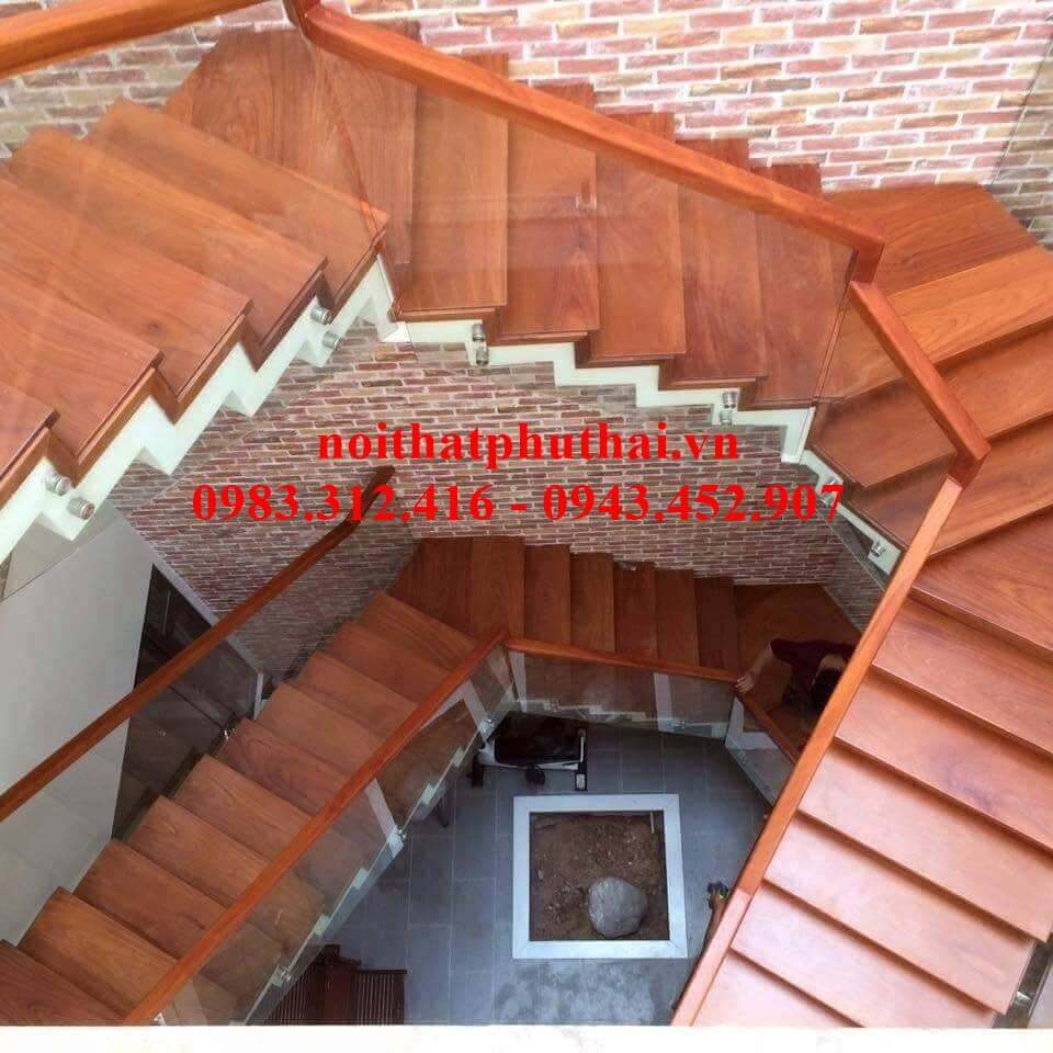 Cầu thang kính bắt pat PT18