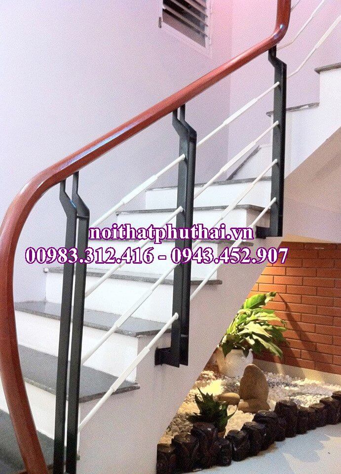 Cầu thang sắt PT16